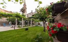 Apartments Trifunovic Old Town